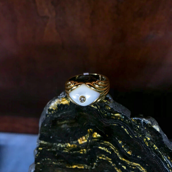 Estate Mother of Pearl ring